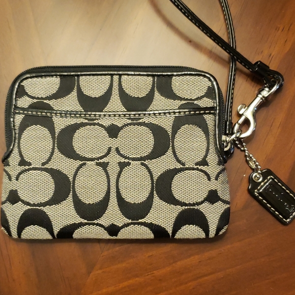 Coach wristlet - Picture 2 of 3